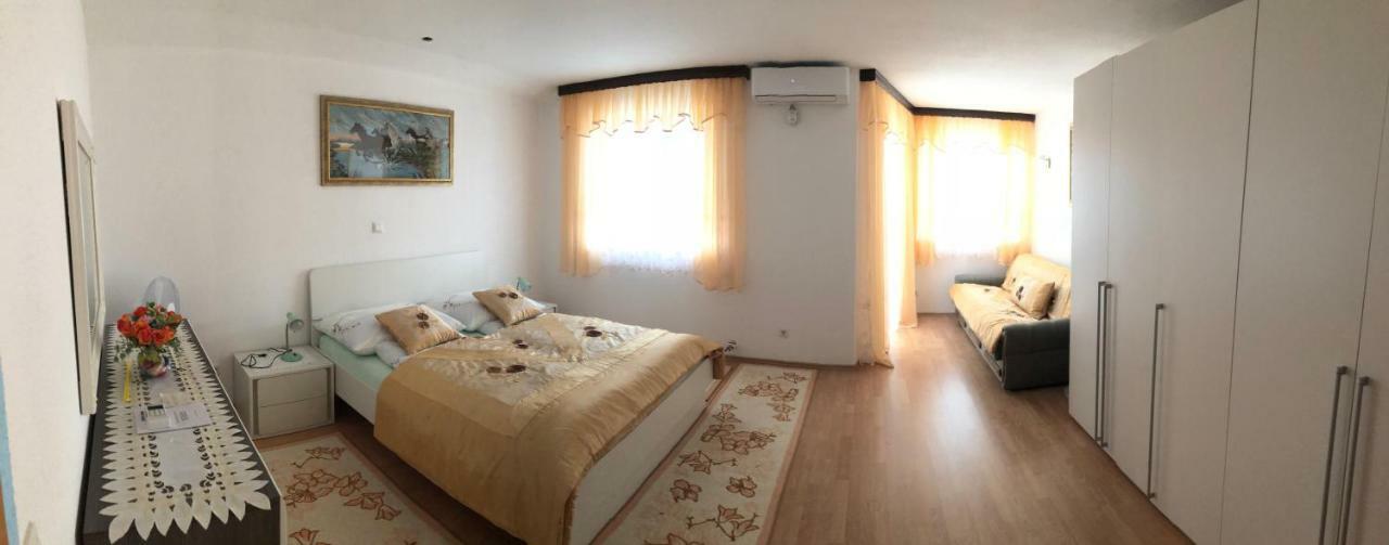 Apartments M&M Terzic Пореч Екстериор снимка
